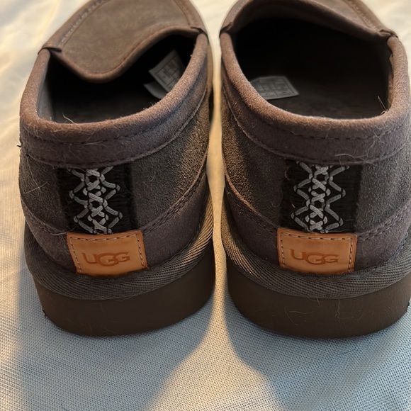 Mens uggs size 7.  Womens 8 - Picture 3 of 4